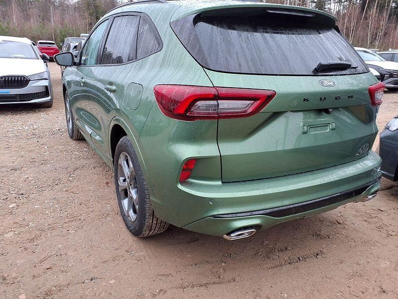 Neu Ford Kuga ST-Line 185 PS (136 kW) 2026 Grün SUV