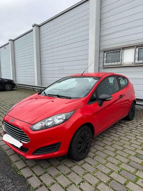 Rot Gebraucht 2015 Ford Fiesta Ambiente Kleinwagen | 3.500 € (Superpreis) - Bild 1/4
