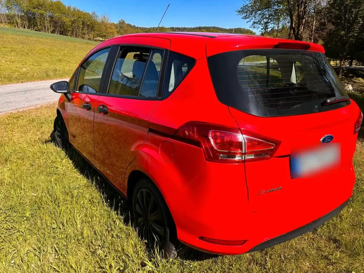 Używany Ford B-MAX 2016 Czerwony Minivan