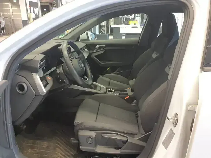 Gebraucht Audi A3 Advanced Plus 116 PS (85 kW) 2024 Weiß Limousine