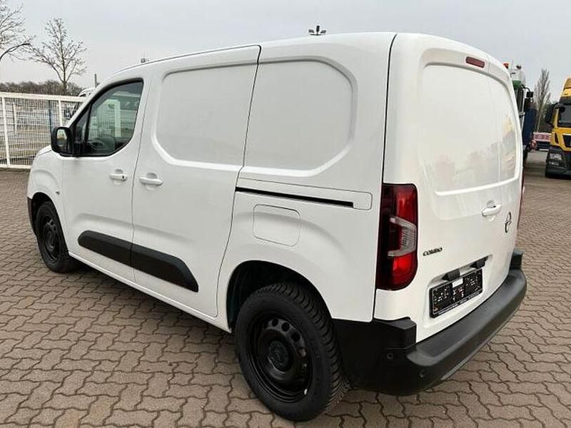 Gebraucht Opel Combo Edition 131 PS (96 kW) 2021 Weiß Van / Kleinbus