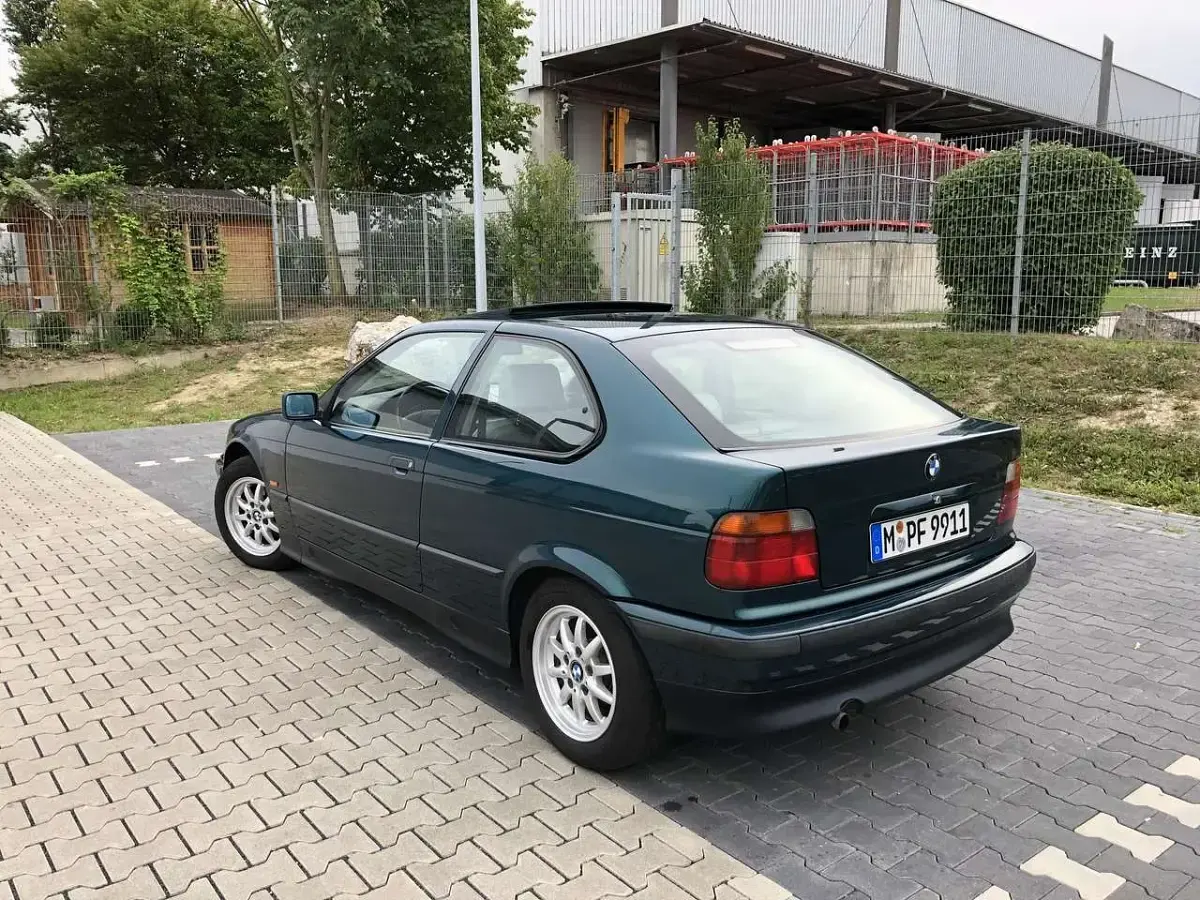Gebraucht BMW 318 M Sport 140 PS (102 kW) 1997 Grün Limousine
