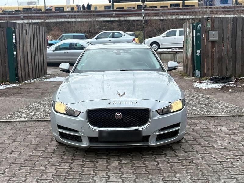 Gebraucht Jaguar XE 150 PS (110 kW) 2015 Silber Limousine