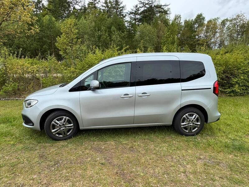 Silber Gebraucht 2023 Mercedes T160 Style Van / Kleinbus | 21.900 € (Fairer Preis) - Bild 1/4