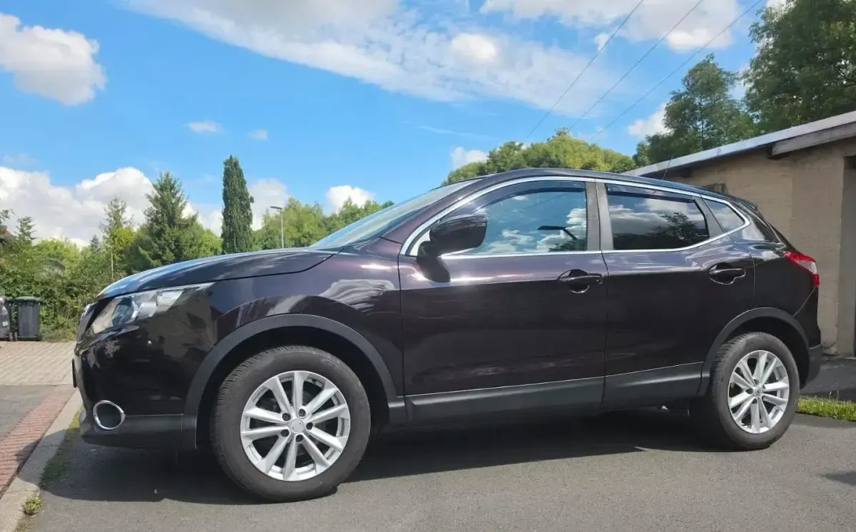 Gebraucht Nissan Qashqai 116 PS (85 kW) 2017 Violet SUV