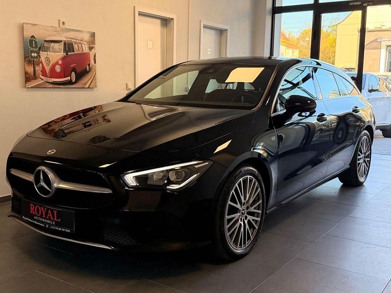 Gebraucht Mercedes CLA200 150 PS (110 kW) 2023 Schwarz Kombi