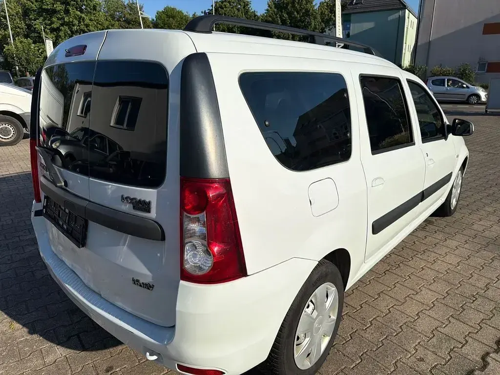 Gebraucht Dacia Logan MCV Lauréate 105 PS (77 kW) 2009 Weiß Van / Kleinbus