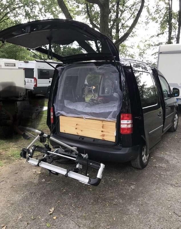 Gebraucht VW Caddy Trendline 75 PS (55 kW) 2011 Schwarz Van / Kleinbus