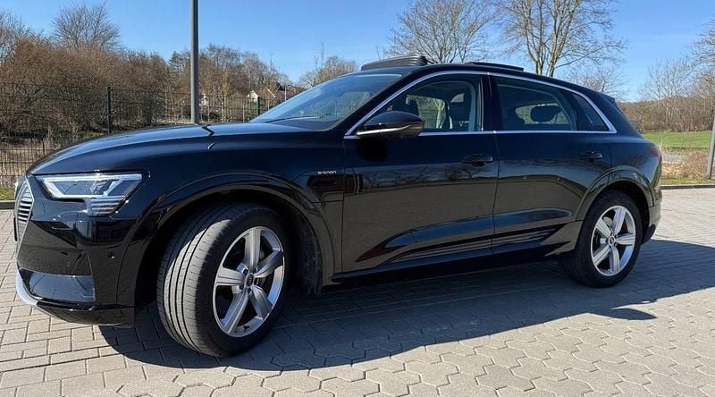 Gebraucht Audi e-tron Advanced 230 kW (313 PS) 2022 Schwarz SUV