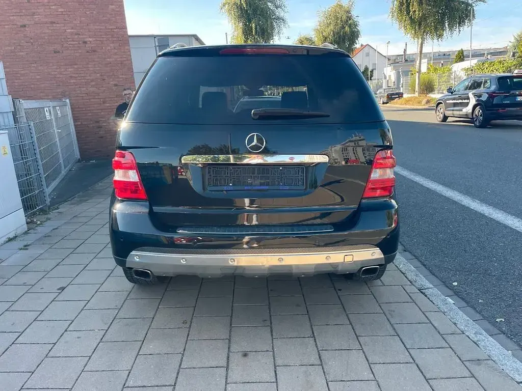 Gebraucht Mercedes ML500 306 PS (225 kW) 2006 Schwarz SUV