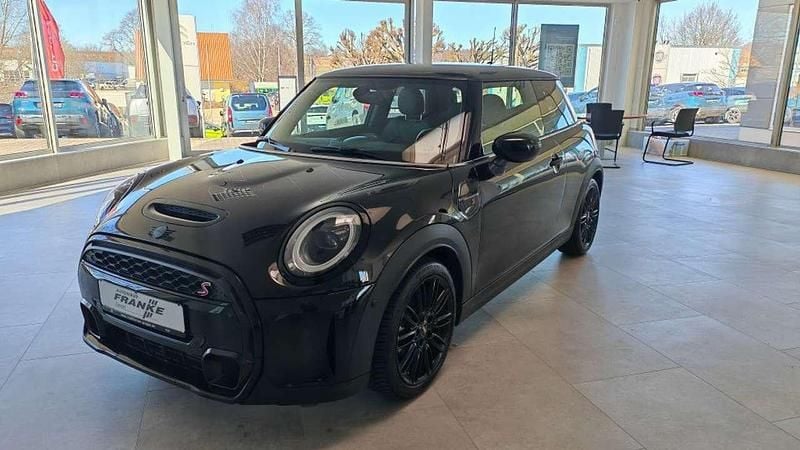 Gebraucht Mini Cooper S Classic 178 PS (130 kW) 2022 Schwarz Kleinwagen