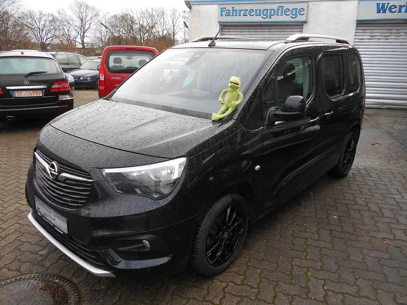 Gebraucht Opel Combo Life Innovation 131 PS (96 kW) 2019 Schwarz Limousine