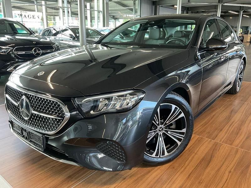 Graphitgrau Gebraucht 2024 Mercedes E220 Avantgarde Limousine | 48.980 € (Guter Preis) - Bild 1/4