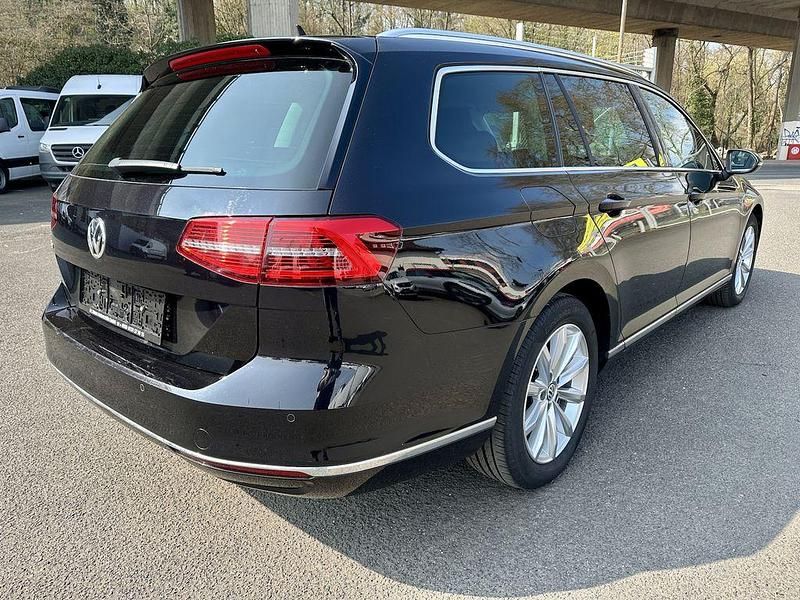 Gebraucht VW Passat Highline 150 PS (110 kW) 2019 Schwarz Kombi
