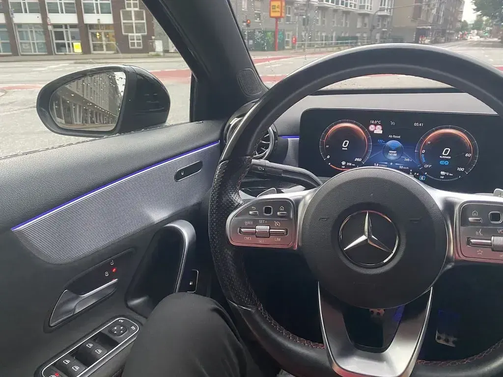 Gebraucht Mercedes A250 Edition 218 PS (160 kW) 2021 Schwarz Limousine
