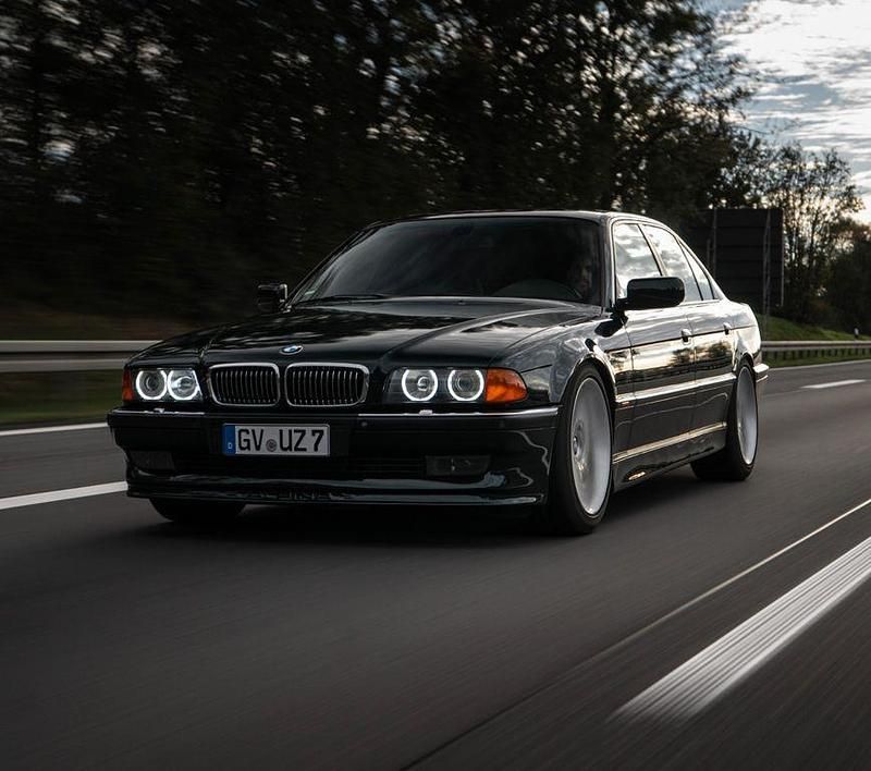 Grün Gebraucht 1996 BMW 740 Limousine | 5.700 € (Fairer Preis) - Bild 1/4