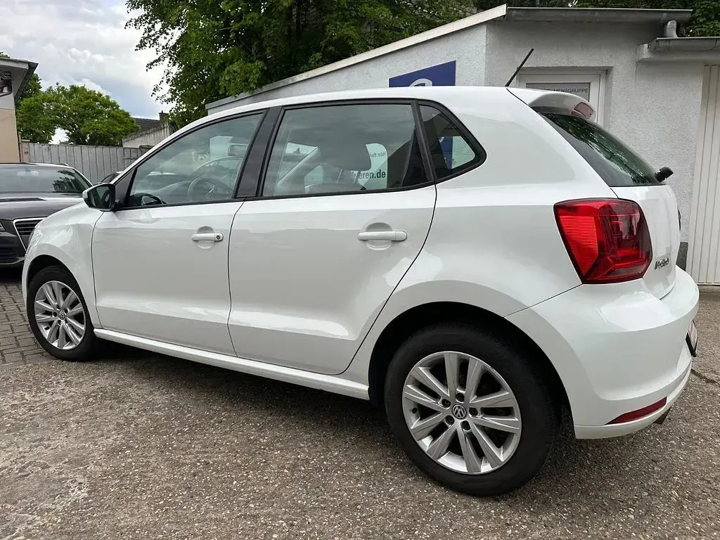 Gebraucht VW Polo 90 PS (66 kW) 2016 Weiß Limousine