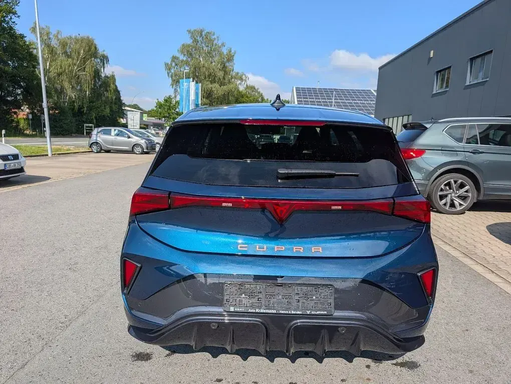 Neu Cupra Born 139 kW (190 PS) 2026 Blau Kleinwagen