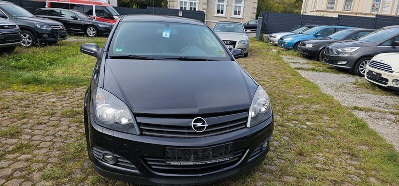 Schwarz Gebraucht 2005 Opel Astra GTC Edition | 950 € - Bild 1/4