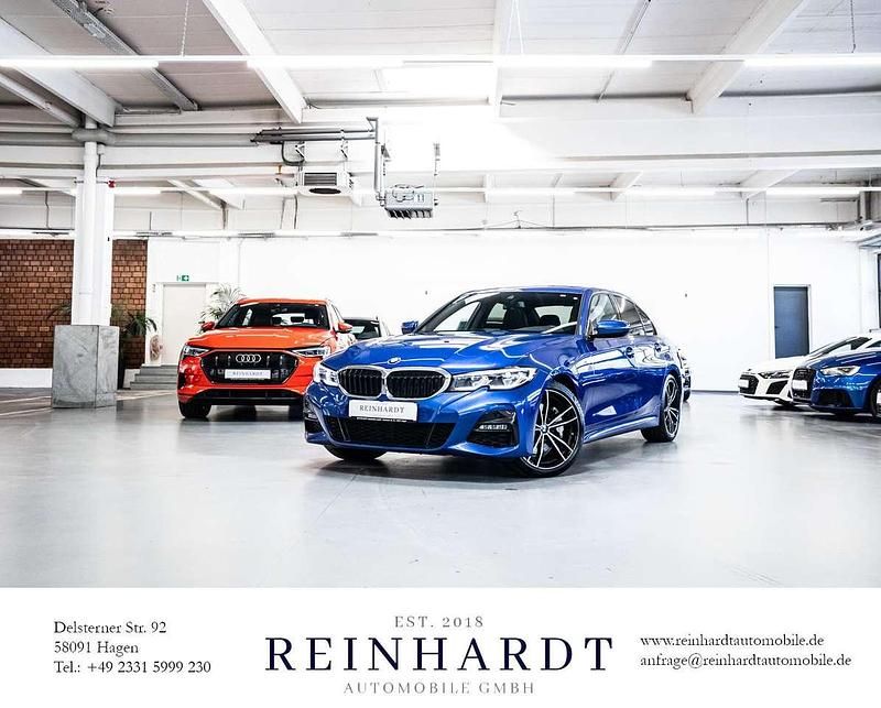 Portimao blau metallic Gebraucht 2022 BMW 330 M Sport Limousine | 38.635 € - Bild 1/3