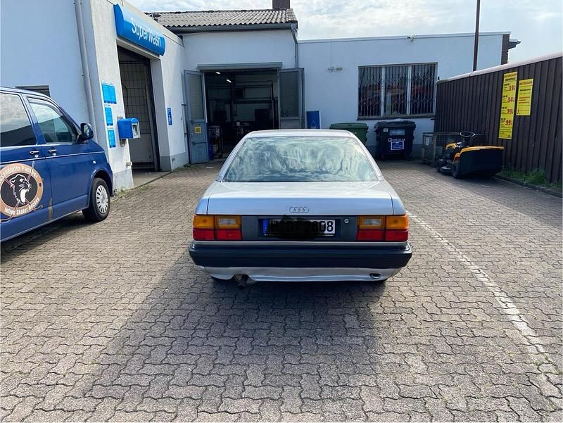 Gebraucht Audi 100 133 PS (97 kW) 1990 Silber Limousine