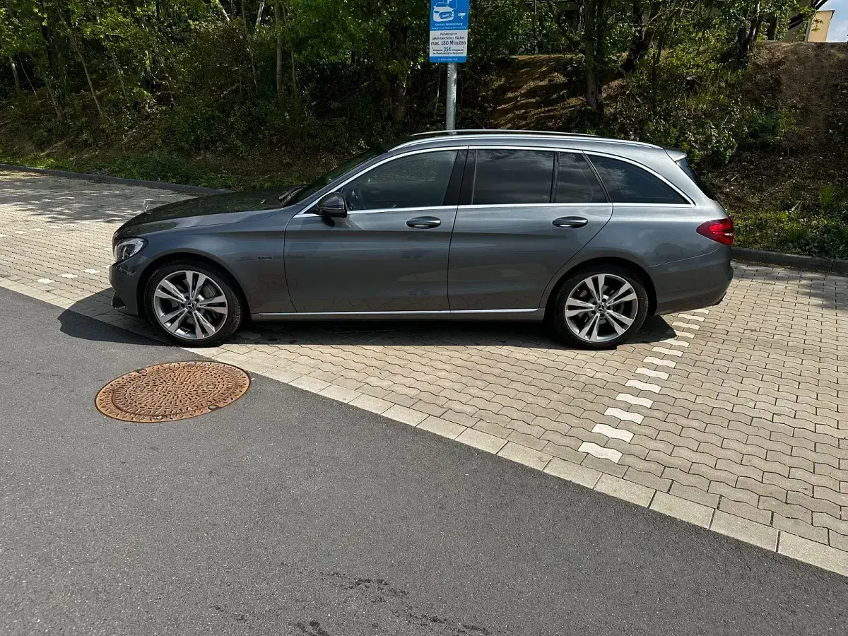Gebraucht Mercedes C350e 279 PS (205 kW) 2018 Grau Kombi