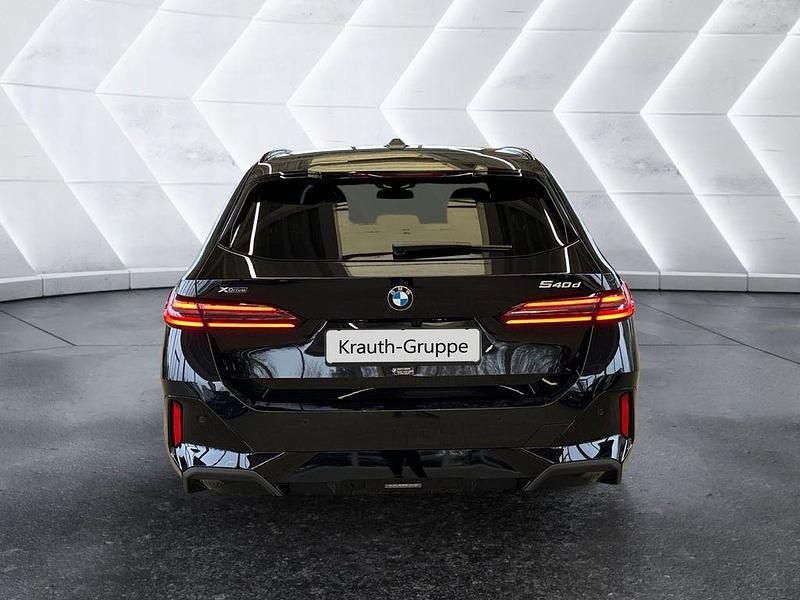 Gebraucht BMW 540 M Sport 303 PS (222 kW) 2026 Schwarz Limousine