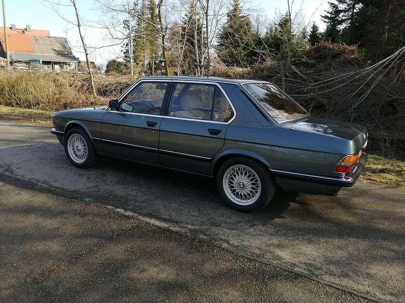 Gebraucht BMW 525 122 PS (89 kW) 1986 Limousine