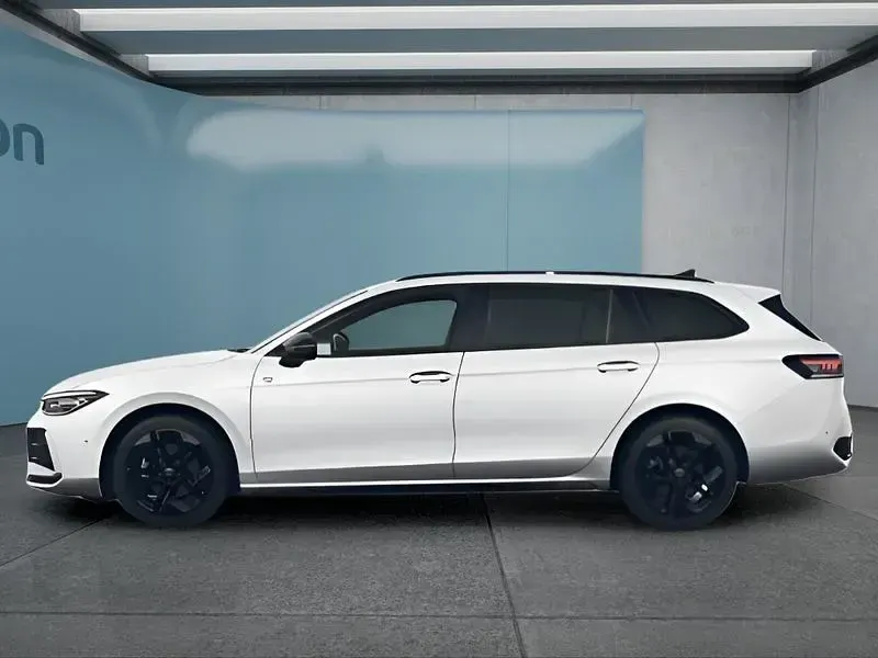 Gebraucht VW Passat 150 PS (110 kW) 2025 Weiß Kombi