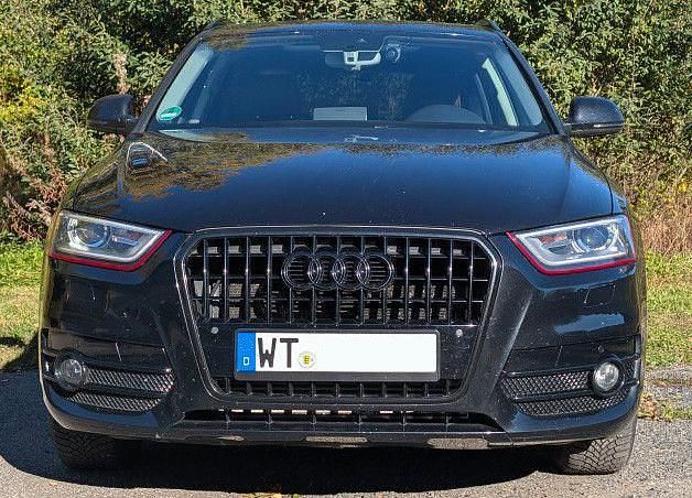 Schwarz Gebraucht 2011 Audi Q3 Ambiente SUV | 11.200 € (Fairer Preis) - Bild 1/4