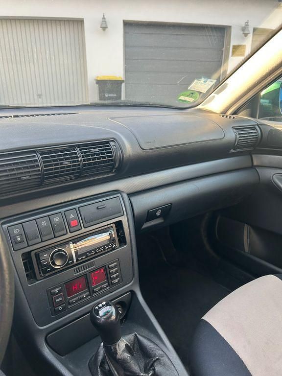 Usata Audi A4 101 CV (74 kW) 1996 Verde Berlina
