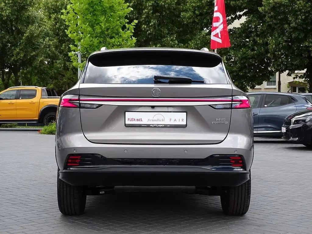 Neu MG HS Luxury 224 PS (164 kW) 2026 Silber SUV