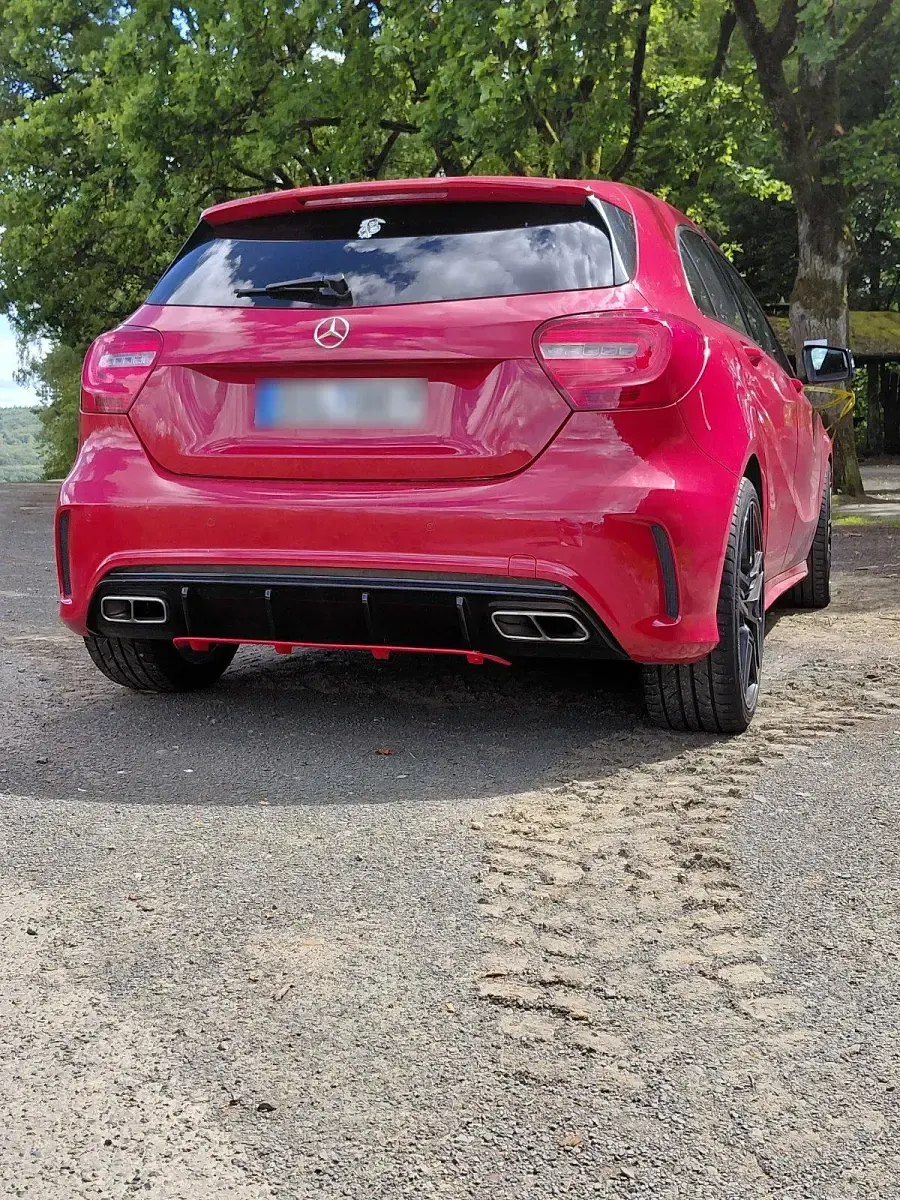 Gebraucht Mercedes A180 AMG 122 PS (89 kW) 2015 Rot Limousine