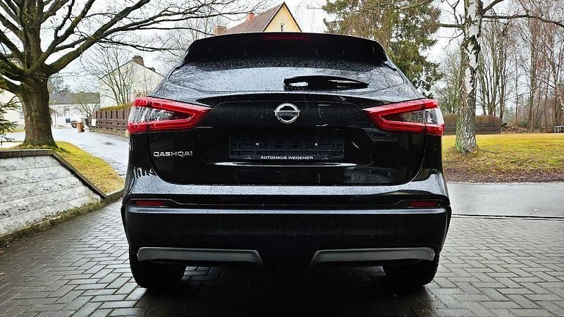 Gebraucht Nissan Qashqai 360º 116 PS (85 kW) 2018 Schwarz SUV
