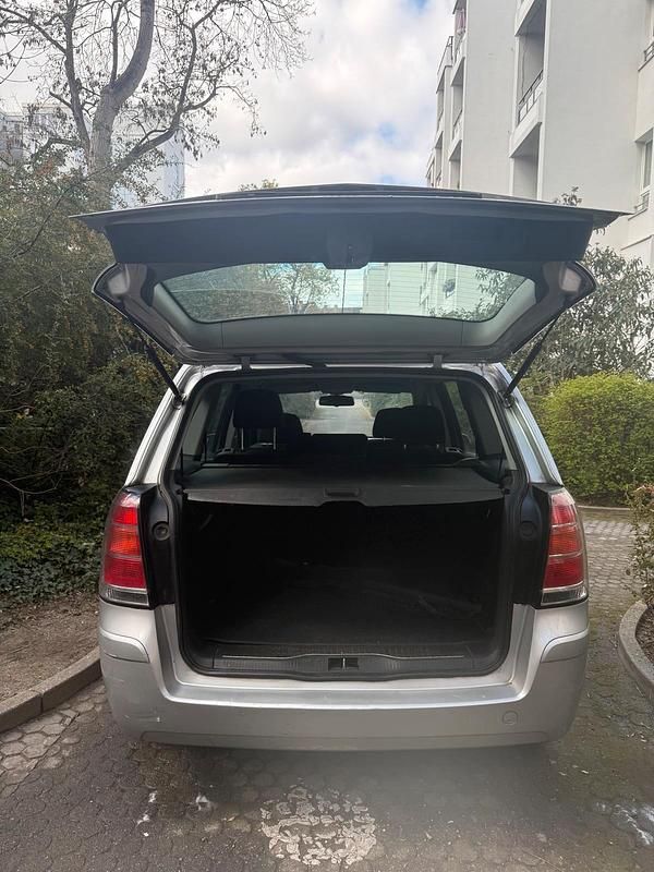 Gebraucht Opel Zafira 105 PS (77 kW) 2006 Silber Van / Kleinbus