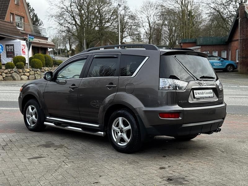 Gebraucht Mitsubishi Outlander Intense 156 PS (114 kW) 2012 Braun SUV