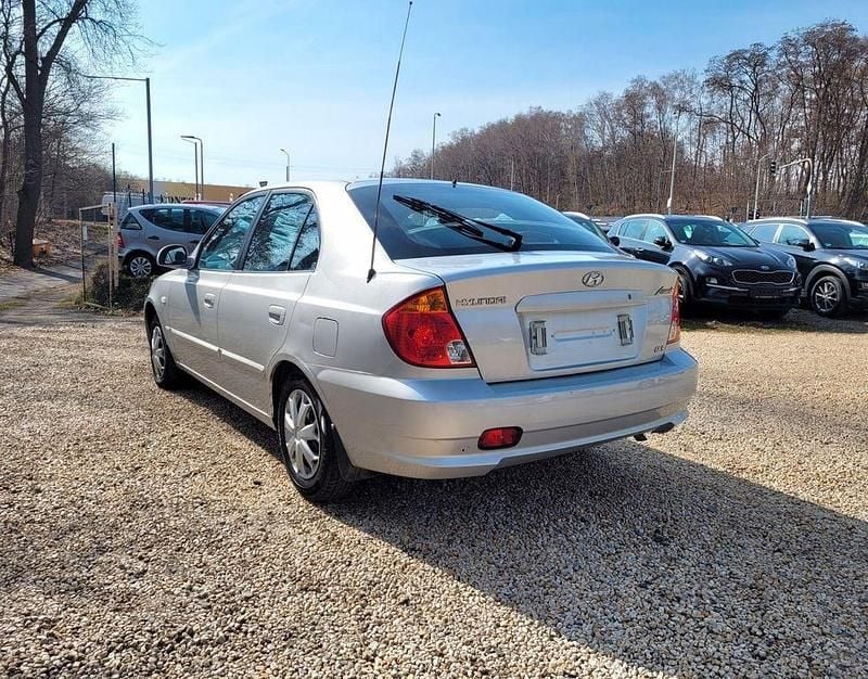 Gebraucht Hyundai Accent GLS 86 PS (63 kW) 2004 Grau Limousine