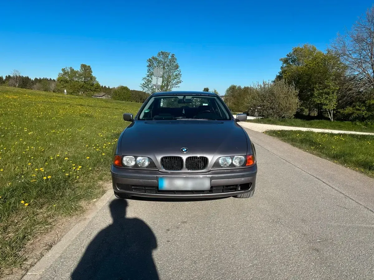 Second-hand BMW 520 150 CP (110 kW) 1999 Argintiu Berlinǎ
