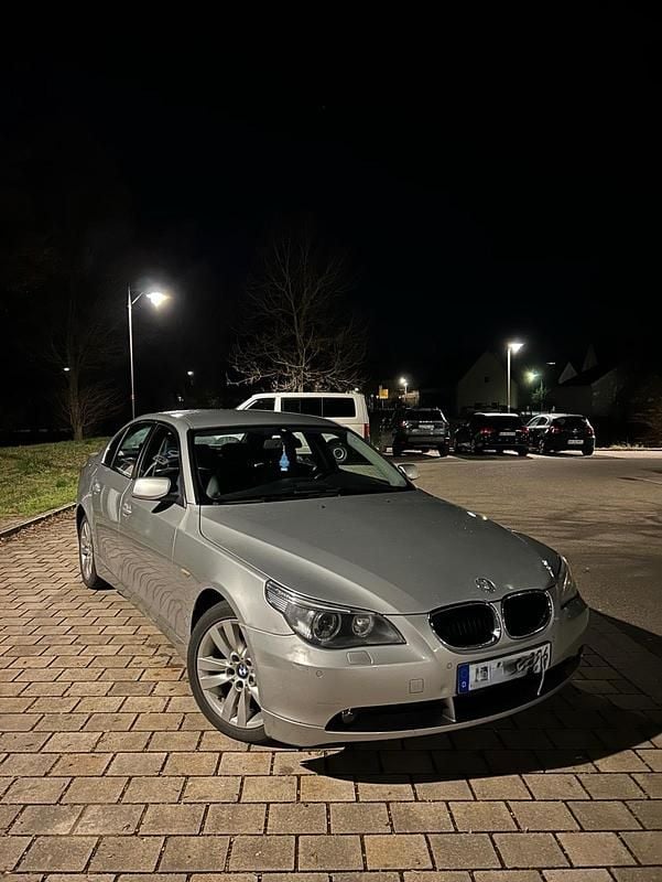 Gebraucht BMW 520 170 PS (125 kW) 2004 Grau Limousine