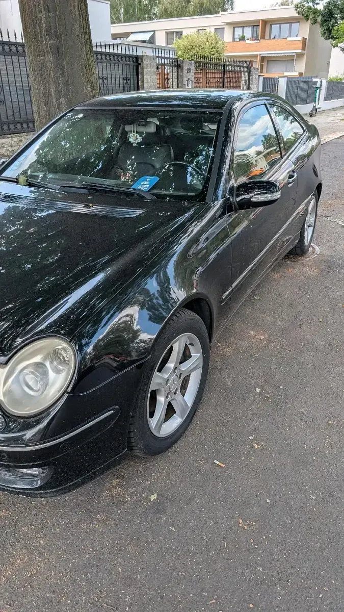 Gebraucht Mercedes C180 143 PS (105 kW) 2004 Schwarz Coupé