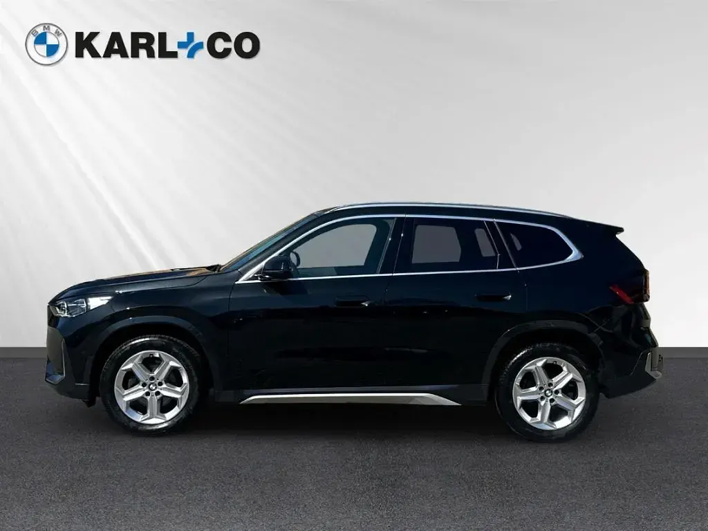 Gebraucht BMW X1 Luxury Line 150 PS (110 kW) 2023 Black sapphire metallic (schwarz) SUV