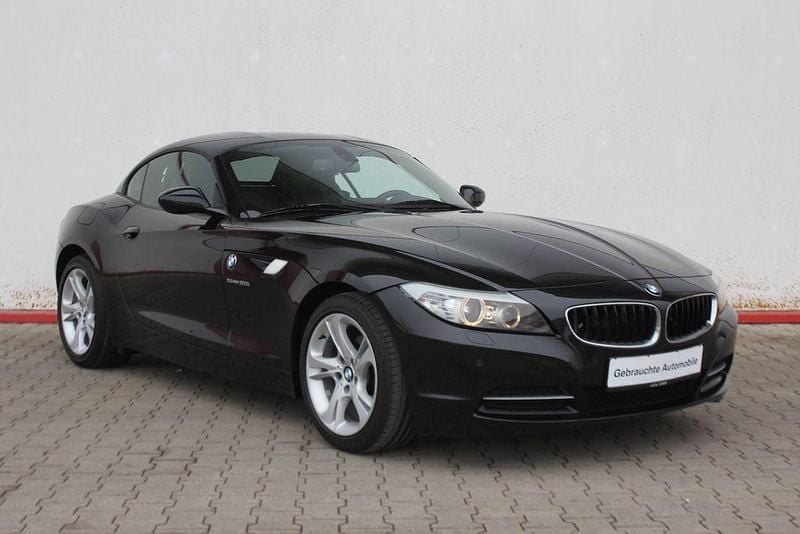 Saphirschwarz metallic (metallic) Gebraucht 2013 BMW Z4 Comfort Edition Cabrio | 17.885 € (Guter Preis) - Bild 1/4