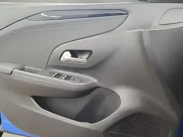 Gebraucht Opel Corsa Elegance 101 PS (74 kW) 2023 Voltaik blau Kleinwagen