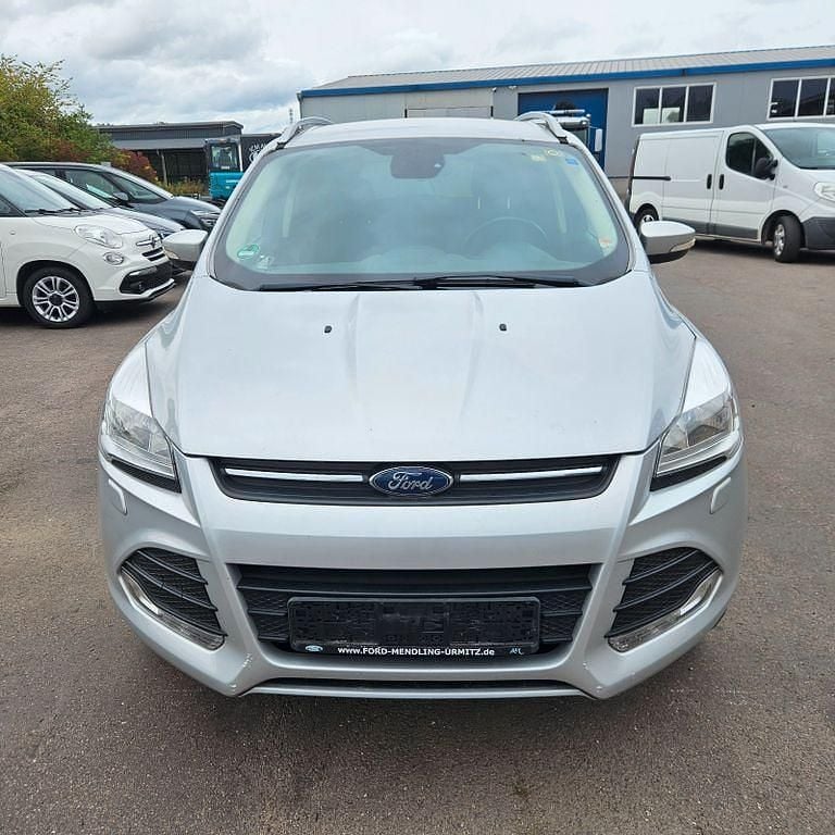 Grau Gebraucht 2016 Ford Kuga SYNC Edition SUV | 5.900 € (Superpreis) - Bild 1/4