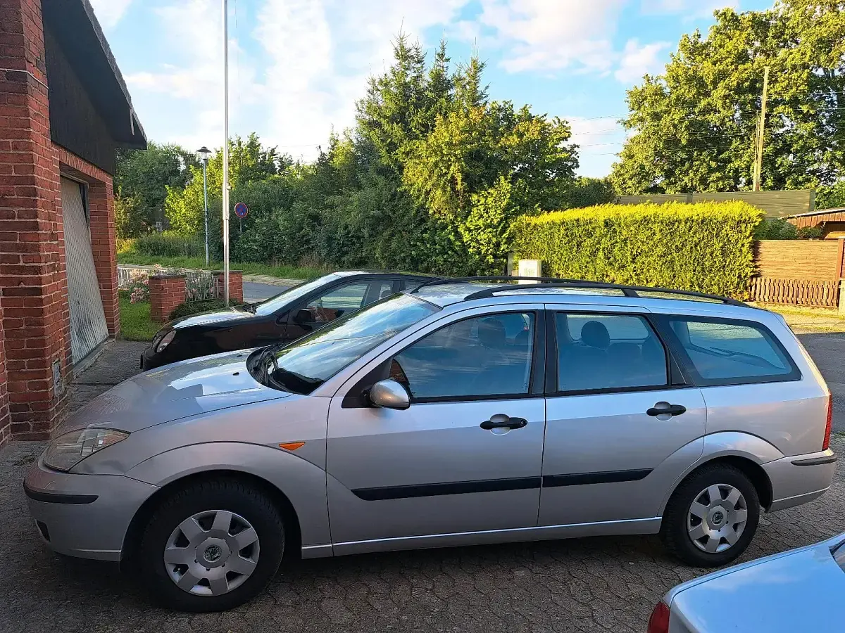 Gebraucht Ford Focus 116 PS (85 kW) 2006 Silber Kombi