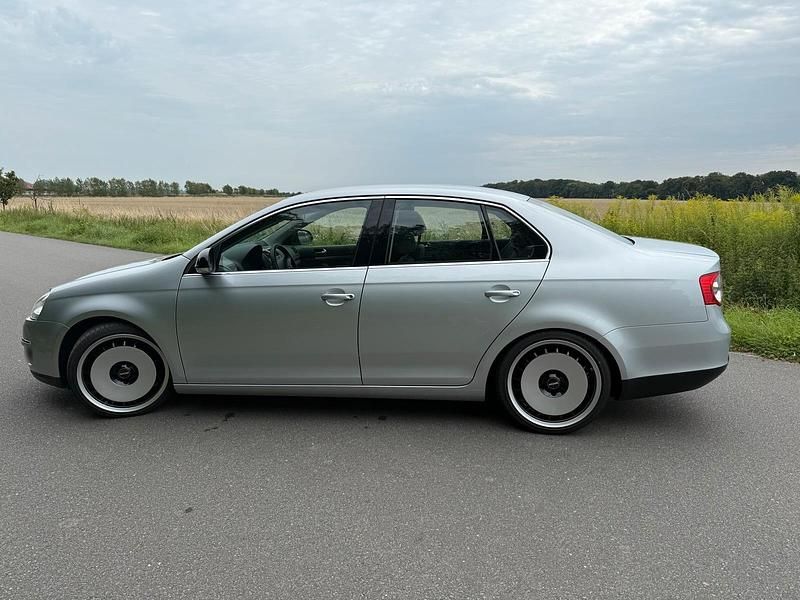Gebraucht VW Golf IV 102 PS (75 kW) 2005 Silber Limousine