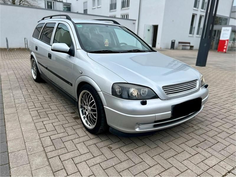 Gebraucht Opel Astra Edition 116 PS (85 kW) 2000 Silber Kombi