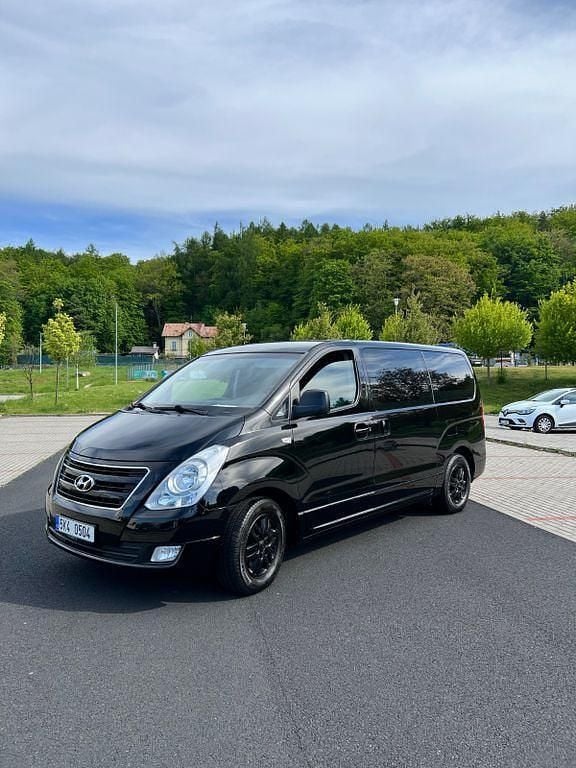 Schwarz Gebraucht 2017 Hyundai H-1 Van / Kleinbus | 16.500 € (Fairer Preis) - Bild 1/4
