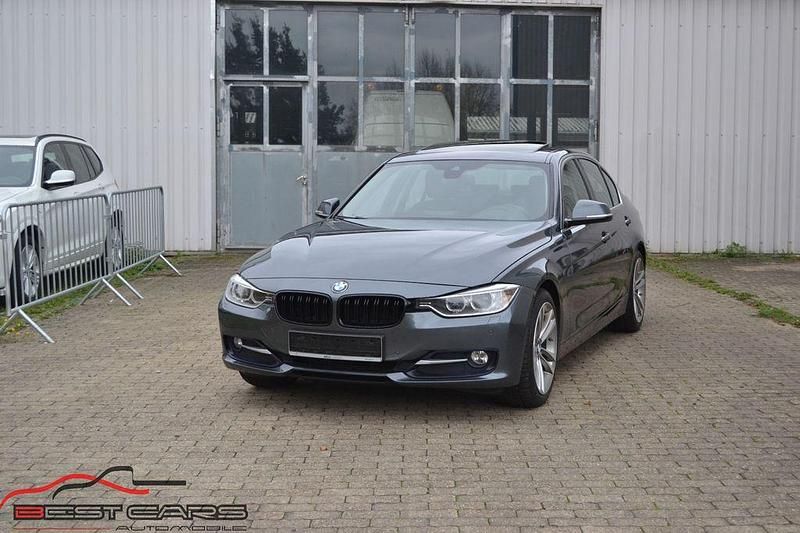 Grau Gebraucht 2013 BMW 320 Sport Line Limousine | 11.950 € (Guter Preis) - Bild 1/4