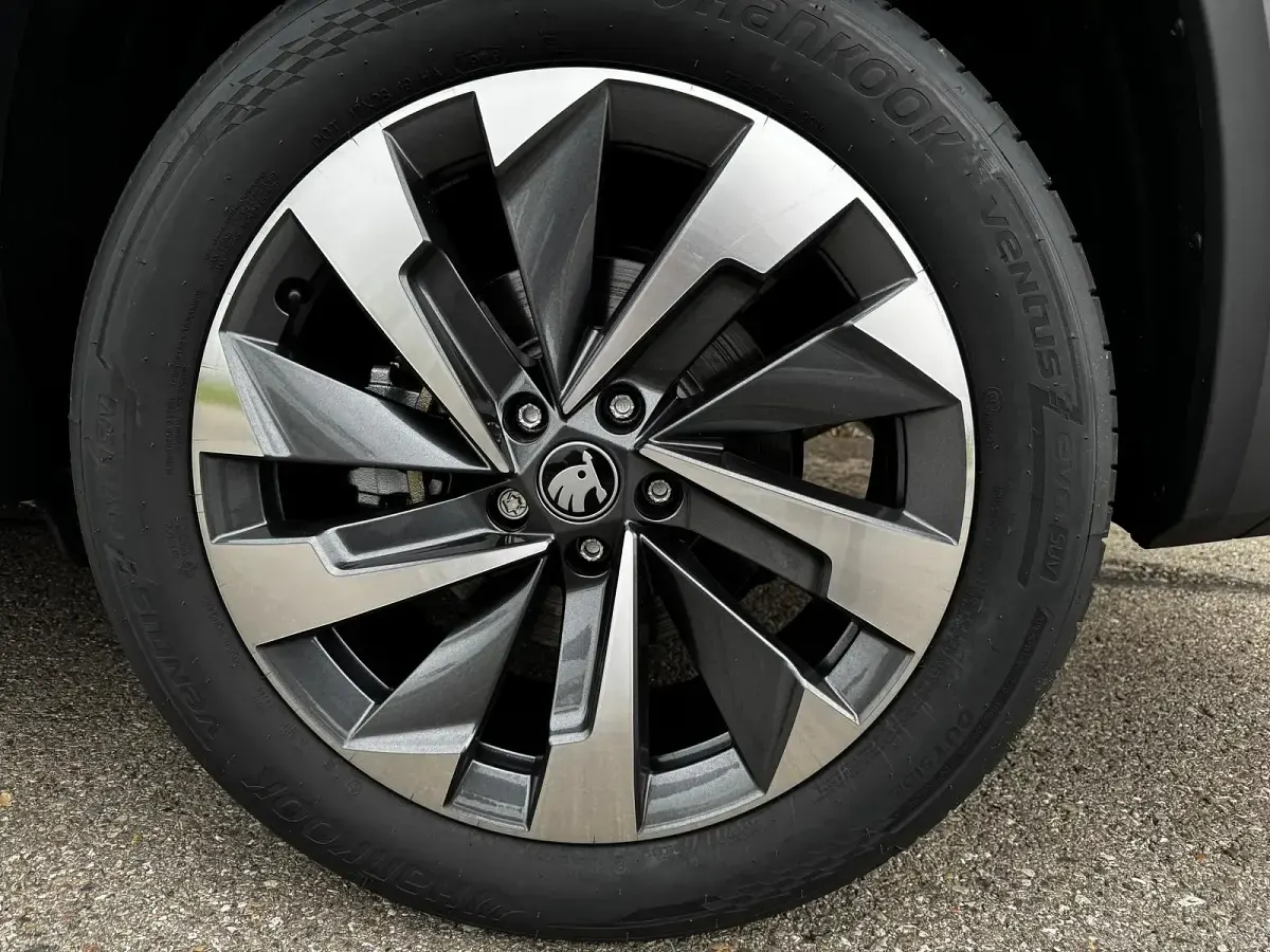 Neu Skoda Kodiaq Selection 193 PS (141 kW) 2026 Schwarzmagic perleffekt SUV